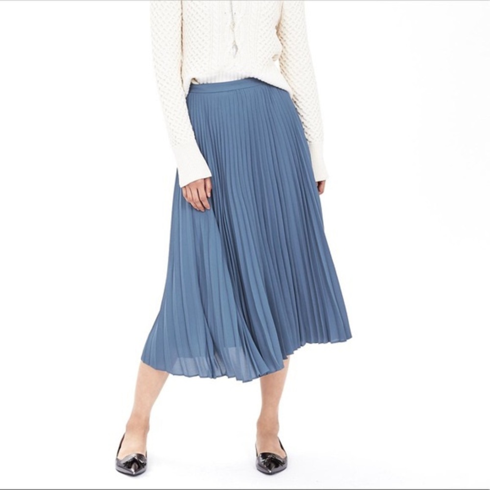 Banana Republic pleated midi skirt
